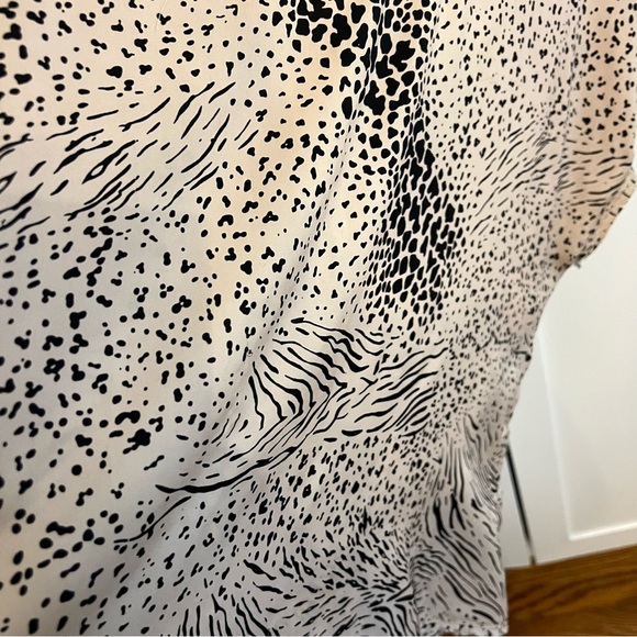 Urban Outfitters Black and White Cheetah/Zebra Print Blouse, Size M - Picture 3 of 6